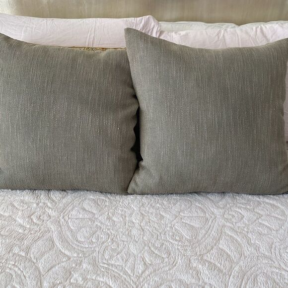 Pier 1 sage color tweed pillow set with wooden button detail - Picture 4 of 11